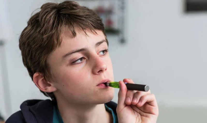 Электронные сигареты среди подростков